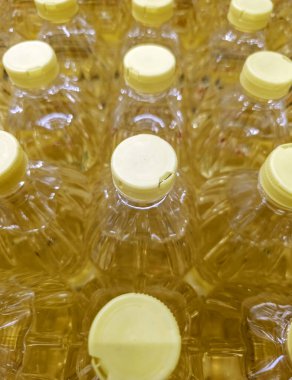 Süpermarketlerde, ticarette ve üretimde yağ şişeleri pişirmek