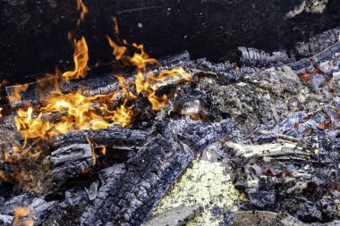 Alevler ve odun ile yanmış, doğal ve iklimsel felaket, kaza
