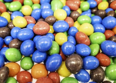 Renkli şekerle kaplanmış fıstıkların ayrıntıları