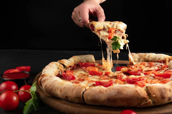 Margarita Pizza Mans Hand Takes Slice Pizza Spatula Cheese Pizza Royaltyfria Stockbilder