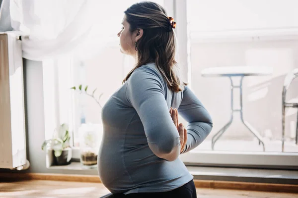 Beneficios Del Yoga Prenatal Para Las Mujeres Embarazadas Incluyendo Alivio — Foto de Stock