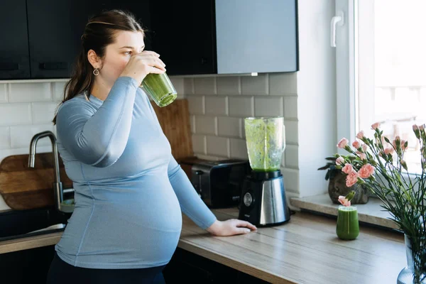 Grüne Smoothies Rezepte Für Schwangerschaft Und Wochenbett Pränatale Ernährung Schwangere — Stockfoto