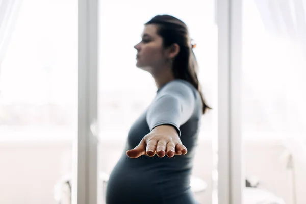 Estiramiento Para Las Mujeres Embarazadas Estiramientos Del Embarazo Para Aliviar — Foto de Stock