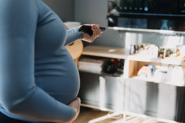 Influencia Televisión Embarazo Parto Radiación Televisión Computadora Portátil Durante Embarazo — Foto de Stock