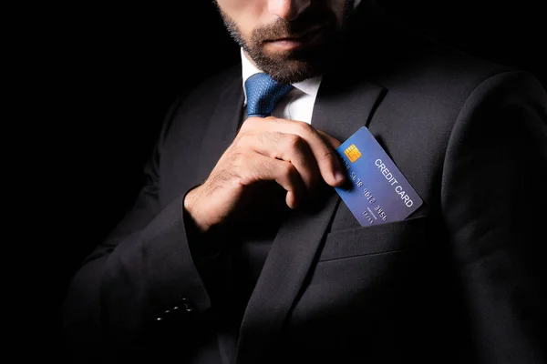 Empresário Terno Preto Tirando Cartão Crédito Bolso Executivo Cara Negócios Fotos De Bancos De Imagens