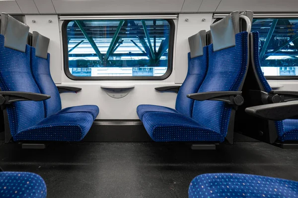 Passagerartåg Med Tomma Platser Vidvinkel Syn Ett Tomt Tåg Schweiz Stockbild