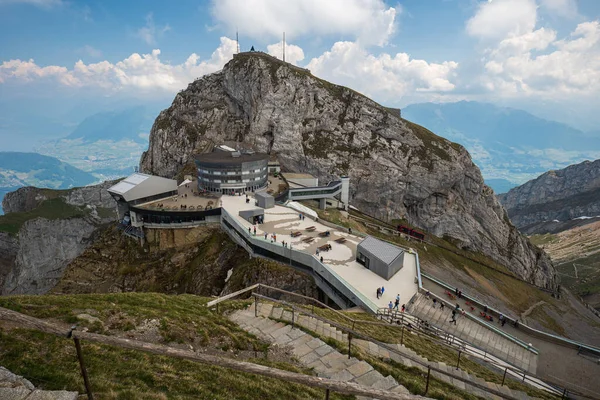 Pilatus Dağı, Kanton Lucerne İsviçre. Geniş açı panorama, güneşli yaz günü..