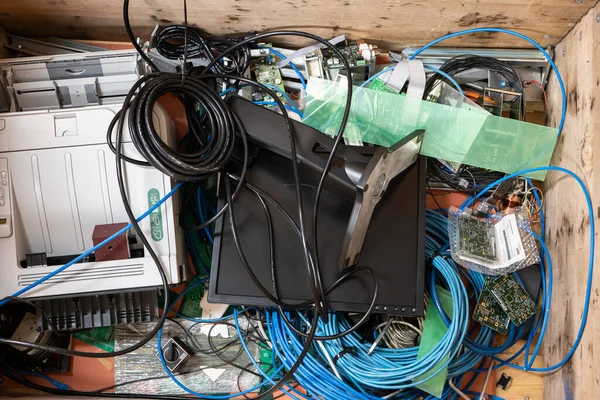 Pilha Dispositivos Eletrônicos Antigos Cabos Prontos Para Coleta Reciclagem Resíduos Imagens De Bancos De Imagens