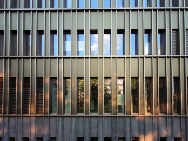 Edifício Arquitetura Moderna Parede Vidro Fachada Sem Pessoas — Fotografia de Stock