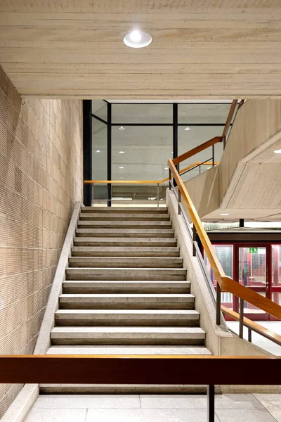 Grand Bâtiment Public Couloir Intérieur Couloir Avec Escalier Escalier Pas — Photo