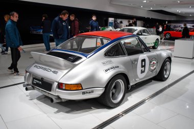 14-09-2024, Stuttgart, Almanya. Porsche Müzesi. Tip 930 Porsche 911 3.0 Carrera RSR.