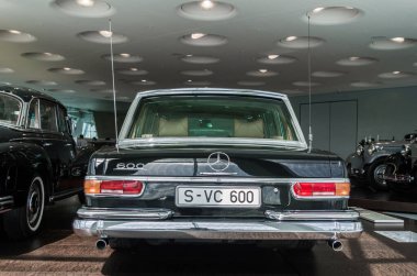 31-03-2018 Mercedes-Benz Müzesi, Stuttgart, Almanya. 1966 600 Pullman Limuzini.