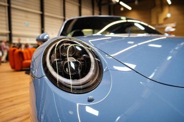 Porsche 911 ön far ünitesi, kapatın.
