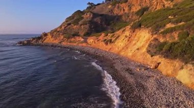 Bluff Cove Patikası Altın Saatteki Hava Çekimi