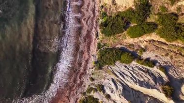 Bluff Cove 'un yukarıdan aşağıya doğru görüntüsü