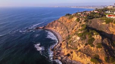 Büyüleyici Bluff Cove evleri havadan çekim
