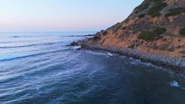 Gün batımında Düz Kaya Noktası 'nın hava görüntüsü