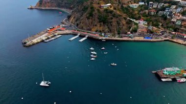 Avalon Limanı 'nın çarpıcı hava manzarası