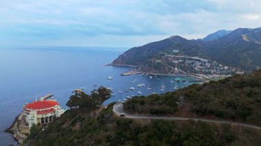 Avalon Limanı çarpıcı manzarası