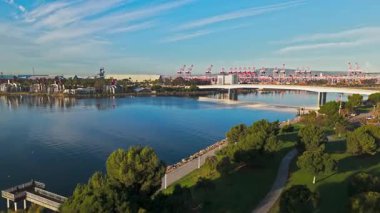 Hava Sahil Hattı Su Parkı, Long Beach Gün doğumunda