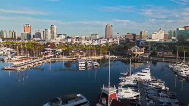 Şafak vakti Long Beach hava şeridi