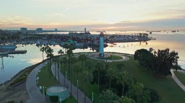 Lions Lighthouse Güneş Doğumu Yörüngesi