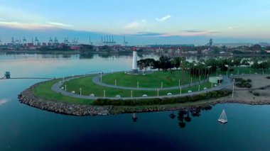 Lions Lighthouse Güneş Doğumu Yörüngesi