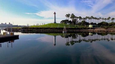 Lions Lighthouse ve Shoreline Sucul Parkı şafakta