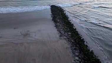 Gün batımında San Gabriel Nehri 'nde hava üssü.