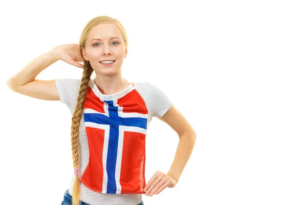 Sarışın Öğrenci Kadın Göğsünde Norveç Bayrağı Taşıyor Eğitim Dil Öğrenimi — Stok fotoğraf