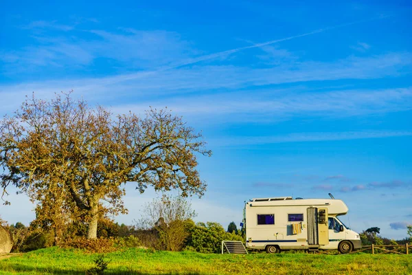 Caravana Acampando Natureza Portugal Viagem Campista — Fotografia de Stock