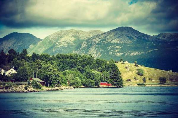 노르웨이 풍경입니다 산언덕과 피요르드 — 스톡 사진