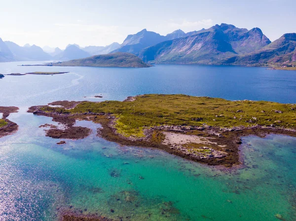 Θάλασσα Βουνά Νορβηγική Θερινό Τοπίο Στην Κομητεία Nordland Αρχιπέλαγος Lofoten — Φωτογραφία Αρχείου