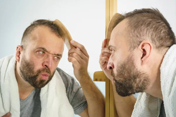 Adult Man Standing Front Bathroom Mirror Brushing His Short Hair — Stock Photo, Image