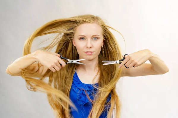 Kapsel Coiffure Haarverzorging Concept Meisje Met Blaas Lang Blond Haar — Stockfoto