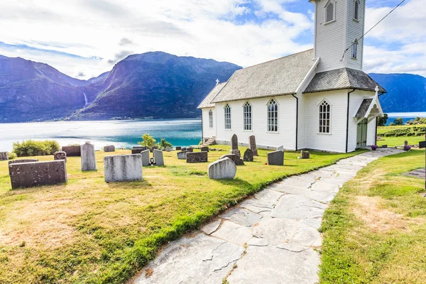 Norsk Kyrkogård Nes Vid Fjorden Lusterfjord Vestlands Län Norge — Stockfoto
