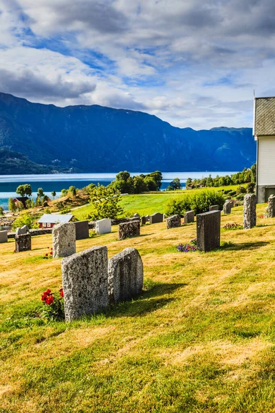 Churchyard Norvégien Dans Village Nes Fjord Lusterfjord Comté Vestland Norvège — Photo