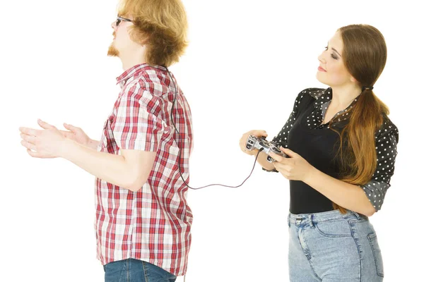 Γυναίκα Είναι Αυταρχική Διασκεδάζει Ενώ Πηδάει Τον Άνθρωπο Χρησιμοποιώντας Gaming — Φωτογραφία Αρχείου