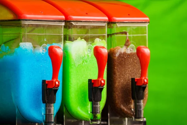 Máquina Lama Gelo Lamacento Fez Bebida Colorida Refrescante Durante Verão — Fotografia de Stock