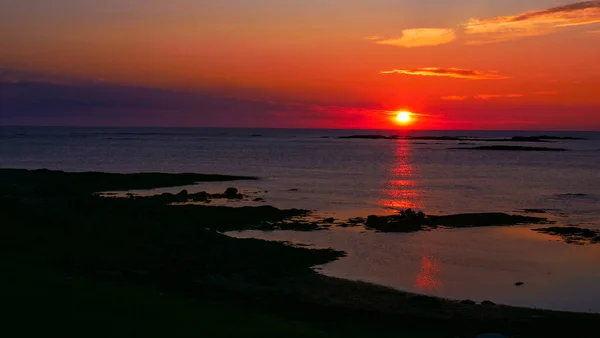 Морской Пейзаж Острове Андоя Скалистое Побережье Полуночным Солнцем Летом Архипелаг — стоковое фото
