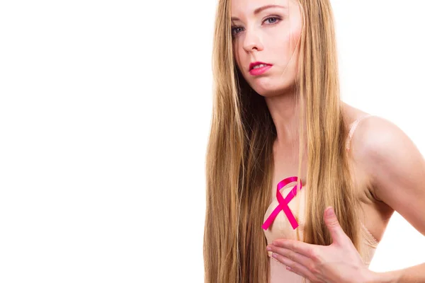Жіноча Рожева Стрічка Грудях Міжнародний Символ Обізнаності Про Рак Молочної — стокове фото