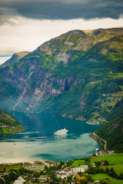 Fjord Geirangerfjord Cruise Ship View Flydasjuvet View Point Norway 旅行目的地 — 图库照片