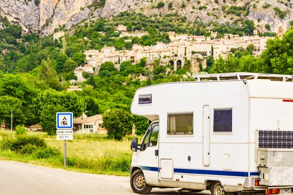 Camper Medieval Rock Village Moustiers Sainte Marie Distance Provence France — Stockfoto
