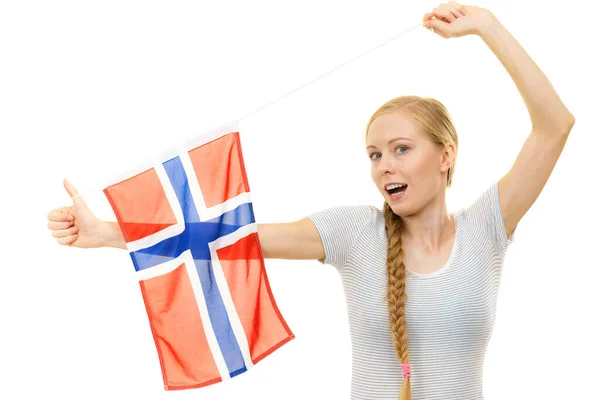 Sarışın Genç Saçları Örgülü Kız Norveç Bayrağı Taşıyor Skandinav Halkı — Stok fotoğraf