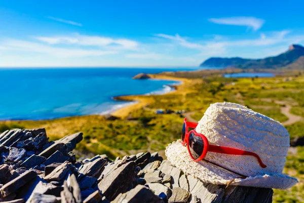 海沿いの夏の帽子 沿岸スペインの風景 ムルシア州のカルブランクパーク ハイキング 休日の活動 — ストック写真