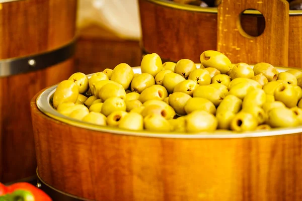 Olive Vendita Sul Mercato Alimentare All Aperto — Foto Stock