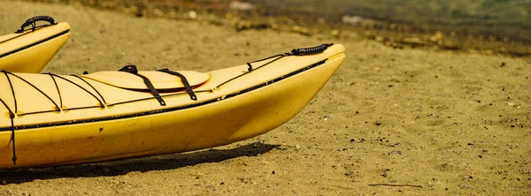 Kayaks Water Shore Travel Holidays Active Lifestyle — Stock Photo, Image