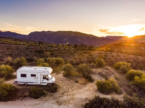 Motorhome Camper Car Roadside Spanish Mountain Nature Sunset Travelling Caravan — Foto Stock