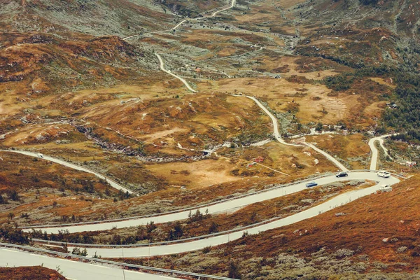 Verano Montañas Paisaje Noruega Zig Zag Carretera Que Baja Meseta — Foto de Stock