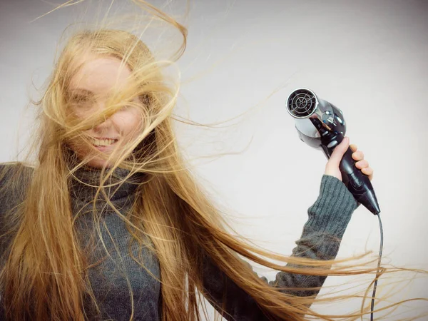 Blonde Woman Styling Her Very Long Hair Female Blowing Messy — Stock Photo, Image
